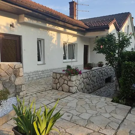 Family House Maria 4* 度假居 *