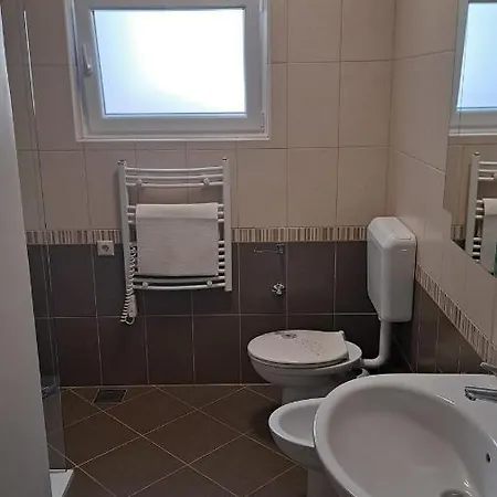 Family House Maria 4* 度假居 *